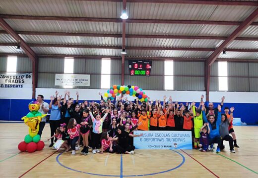 Unhas 140 crianzas e persoas adultas participan nas exhibicións do acto de clausura das Escolas Deportivas Municipais de Frades